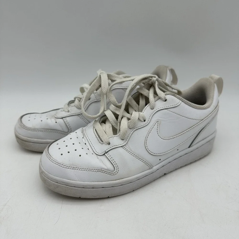 Nike Court Borough 2 White Youth Size 5 BQ5448-100 Pre Owned